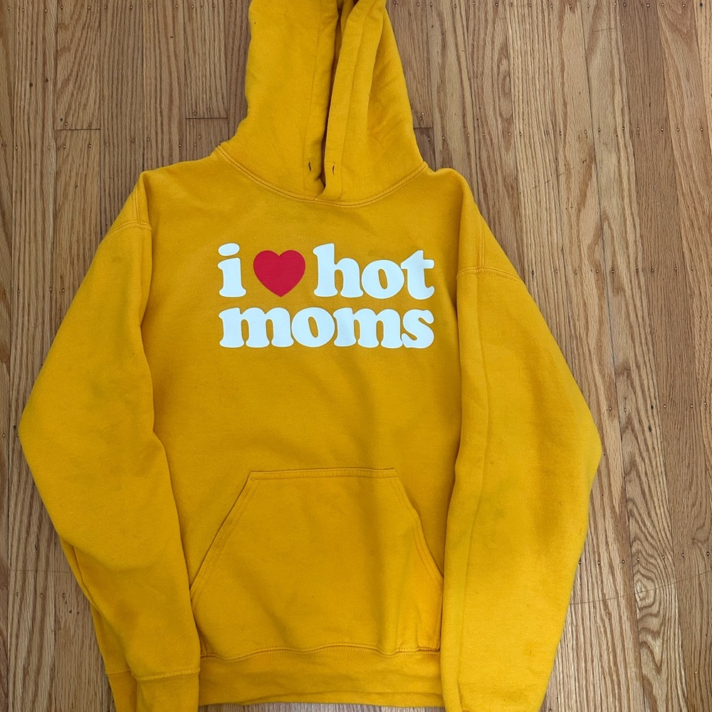 Danny Duncan I Love Hot Moms Yellow Hoodie Size Medium